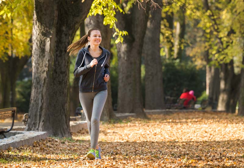 sports recommandes pour une reprise en douceur la marche